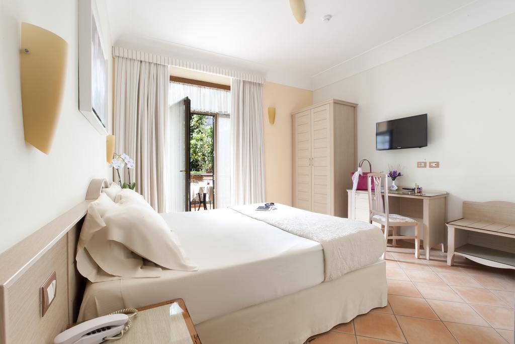 Relais Villa Angiolina Sorrento Eksteriør billede