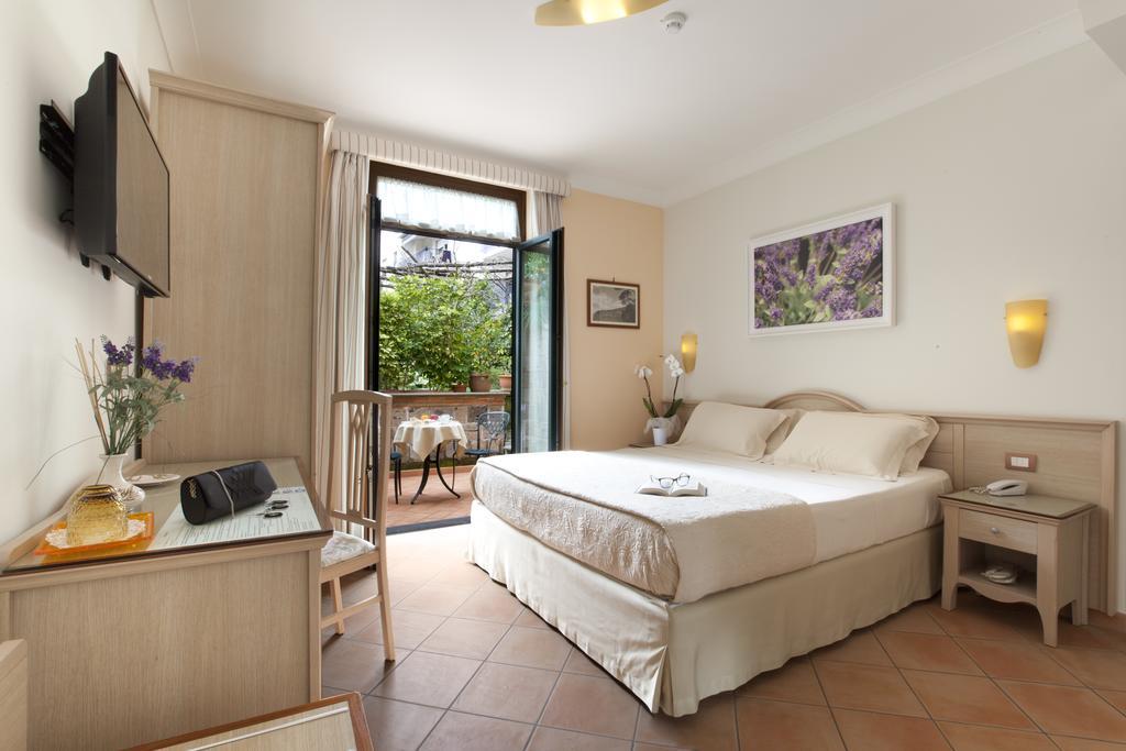 Relais Villa Angiolina Sorrento Eksteriør billede